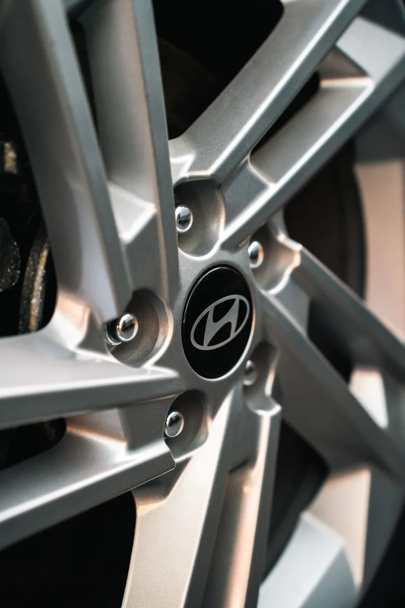 Un rin de aleación del Hyundai Tucson